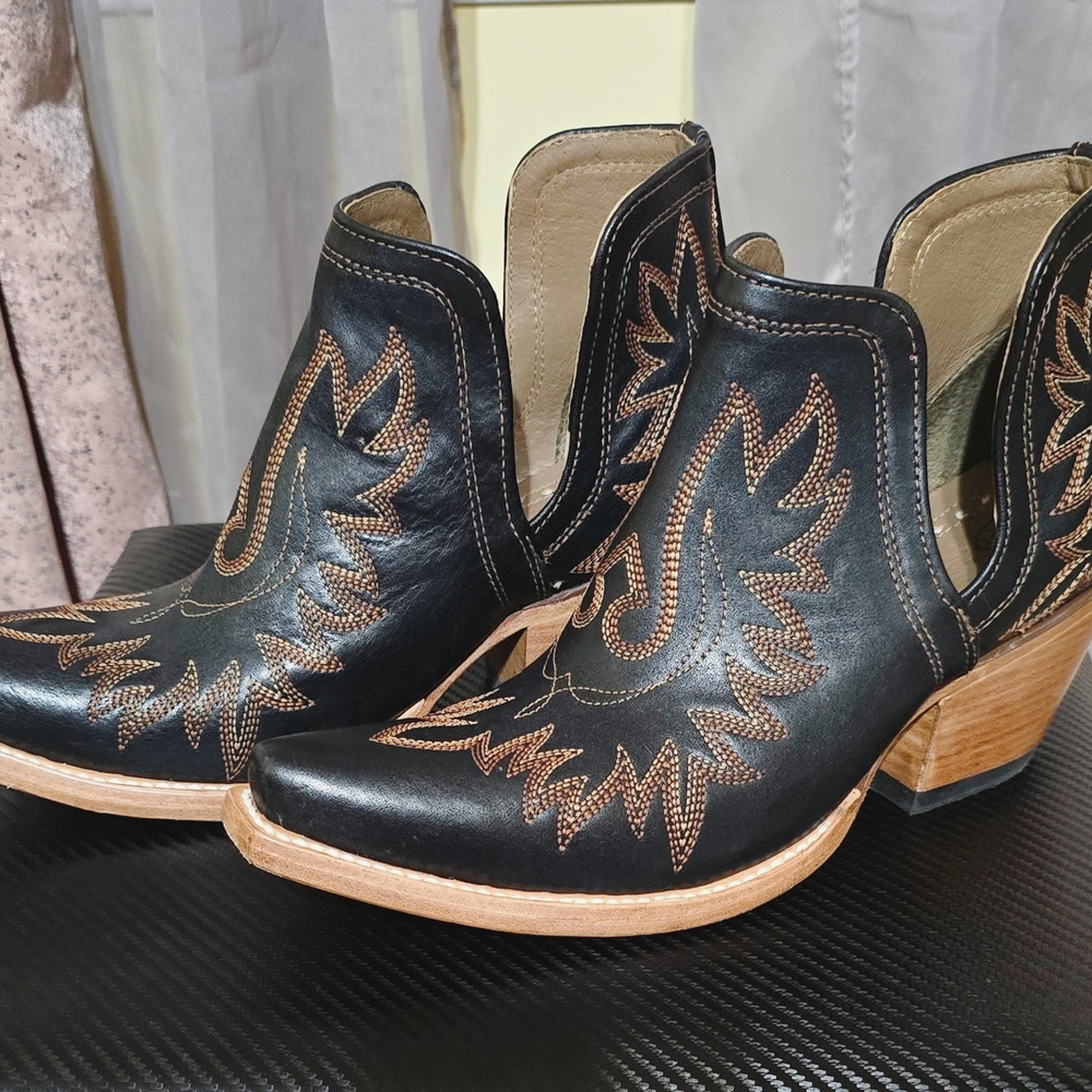 Women's Ariat Dixon Western Bootie Brooklyn Black Size 8.5